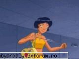 ALEX - da ar face orice sa le tzina pe fete impreuna - totally spies